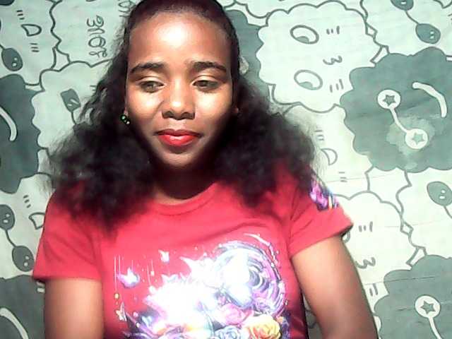 LandiQueen12 live cam on BongaCams