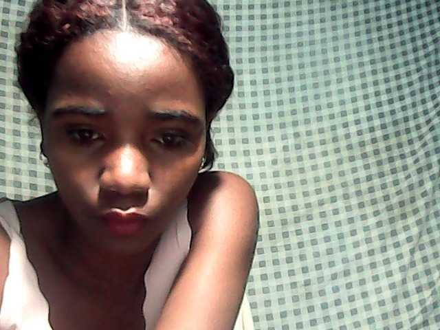 LandiQueen12 live cam on BongaCams