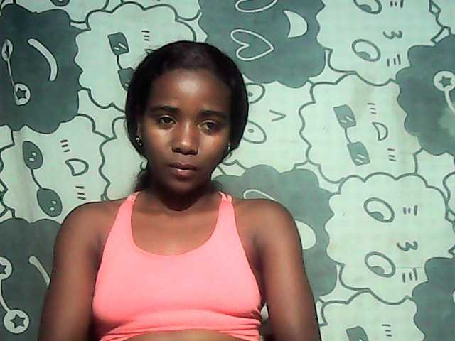 LandiQueen12 live cam on BongaCams