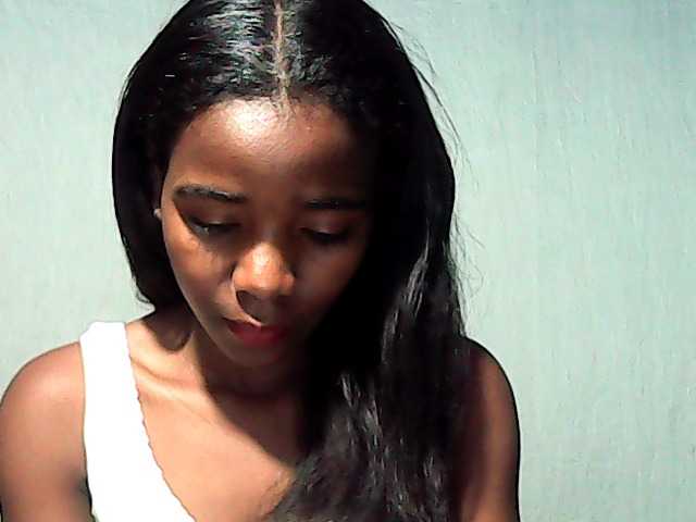 LandiQueen12 live cam on BongaCams