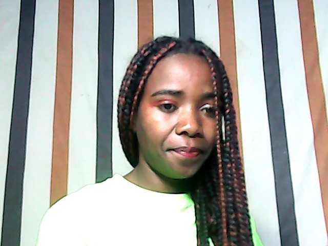 LandiQueen12 live cam on BongaCams