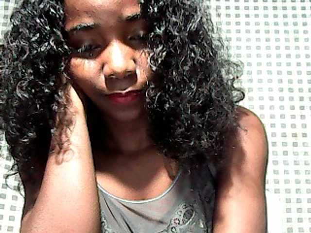 LandiQueen12 live cam on BongaCams