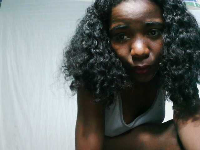 LandiQueen12 live cam on BongaCams