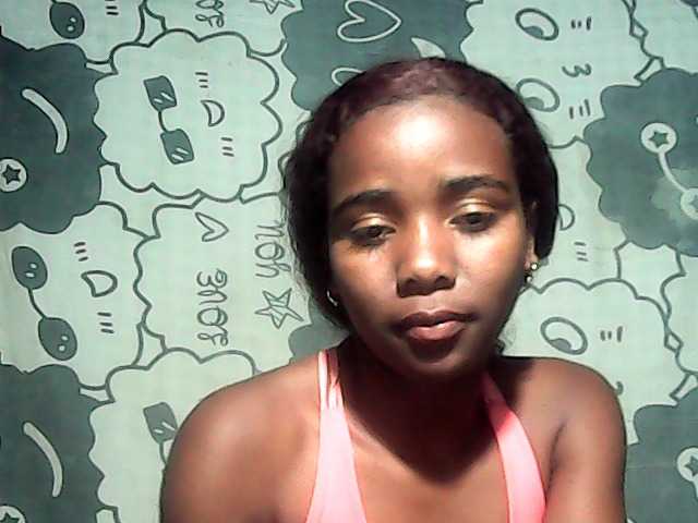 LandiQueen12 live cam on BongaCams