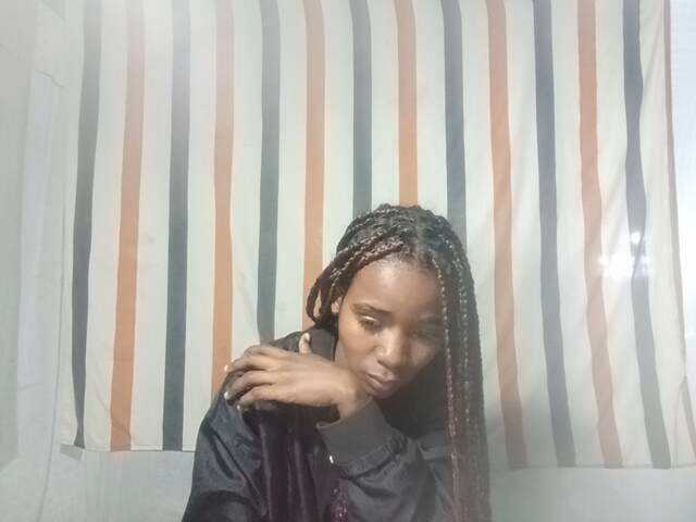 LandiQueen12