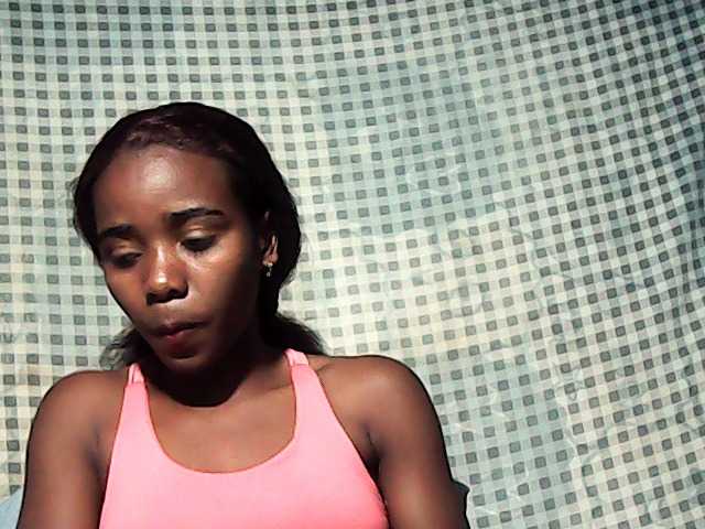 LandiQueen12 live cam on BongaCams