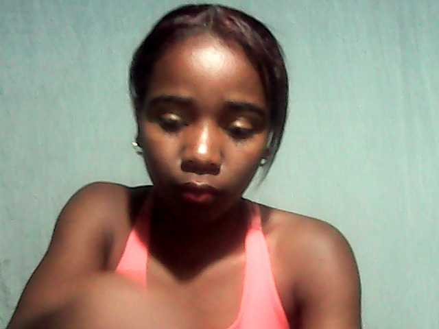 LandiQueen12 live cam on BongaCams