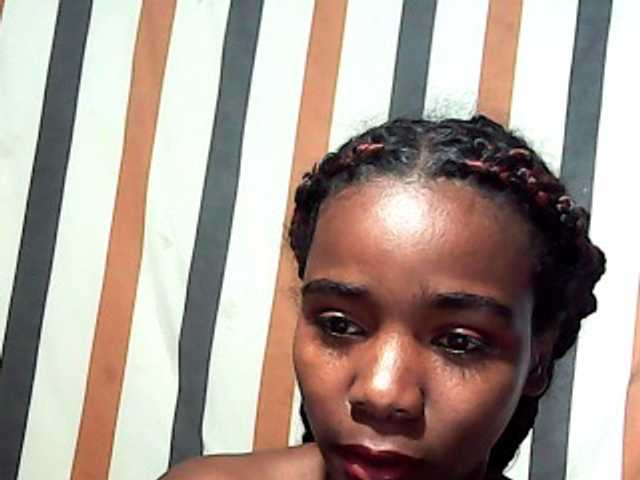 LandiQueen12 live cam preview