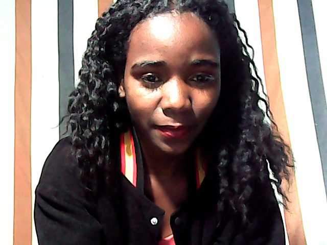 LandiQueen12 live cam on BongaCams