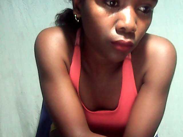 LandiQueen12 live cam on BongaCams