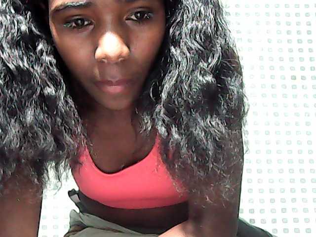 LandiQueen12 live cam preview