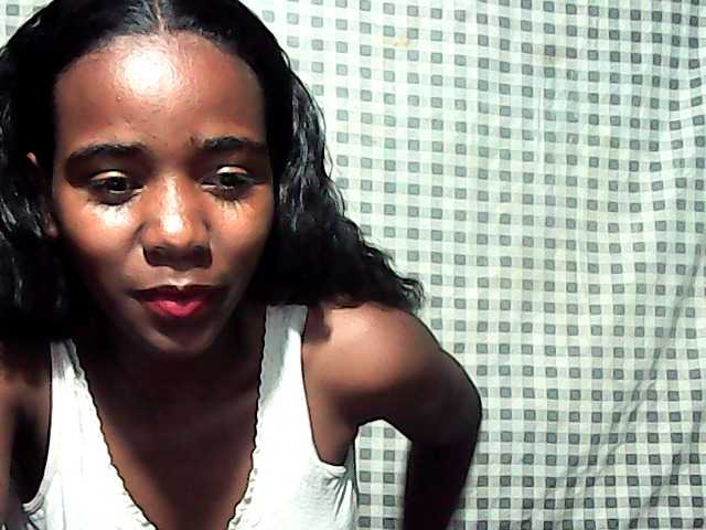 LandiQueen12 live cam on BongaCams