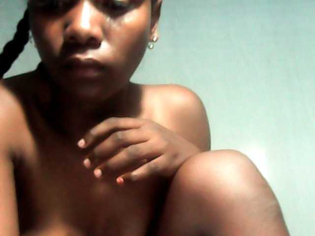 LandiQueen12 live cam on BongaCams