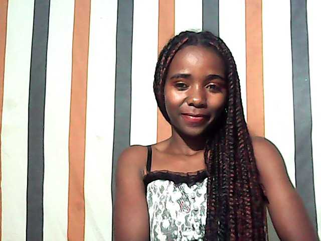 LandiQueen12 live cam on BongaCams