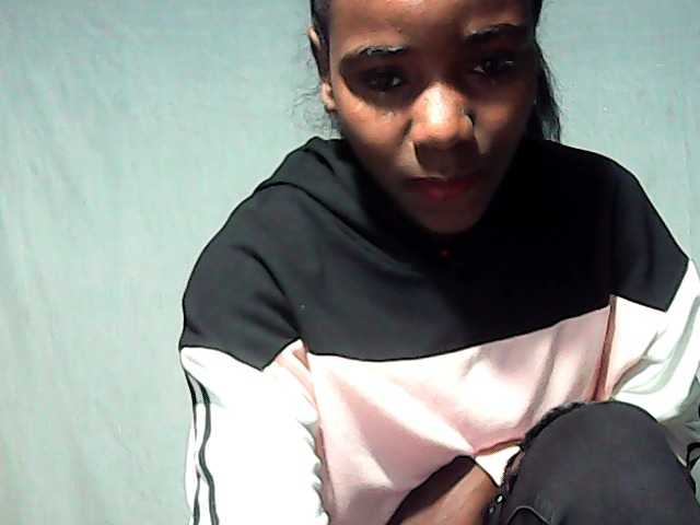 LandiQueen12 live cam on BongaCams