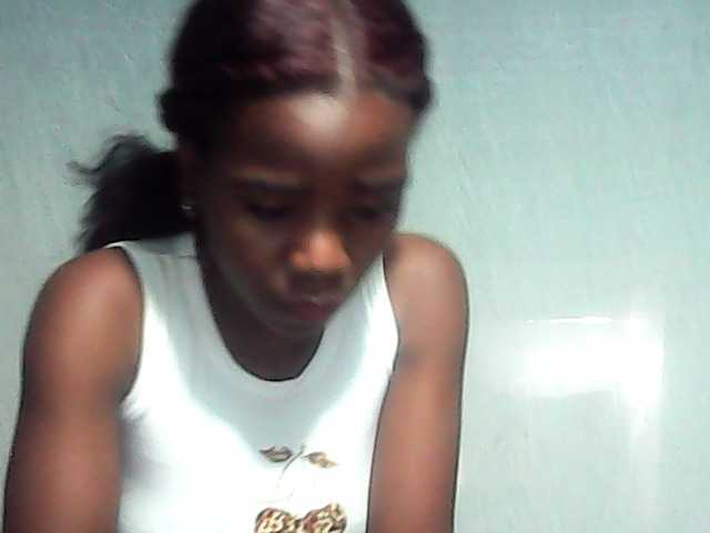 LandiQueen12 live cam on BongaCams