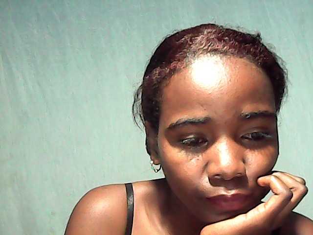 LandiQueen12 live cam on BongaCams