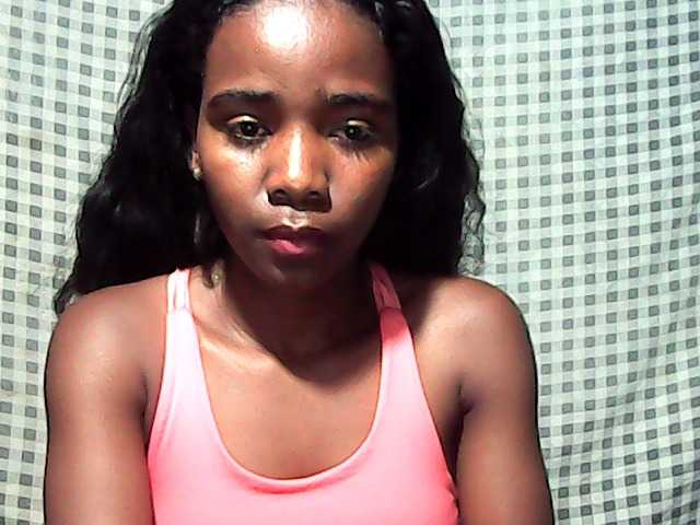 LandiQueen12 live cam on BongaCams
