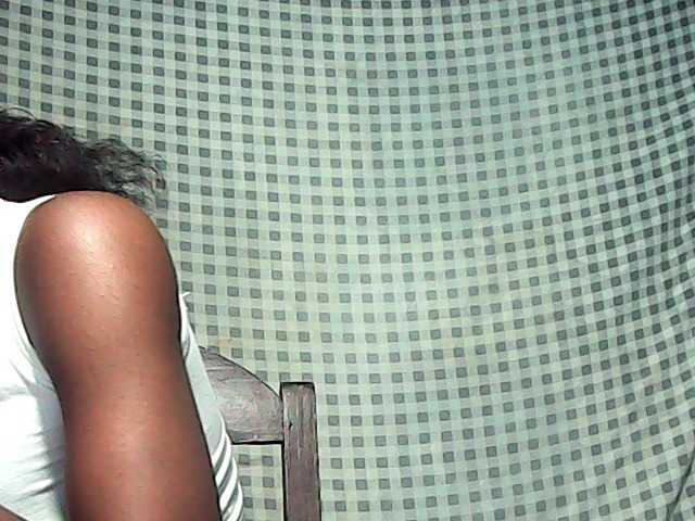LandiQueen12 live cam on BongaCams