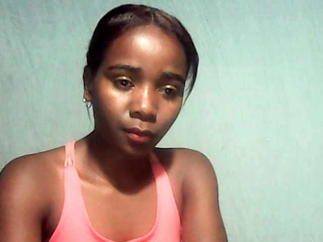 LandiQueen12 live cam on BongaCams
