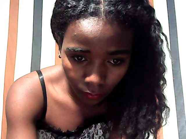LandiQueen12 webcam