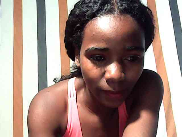 LandiQueen12 webcam
