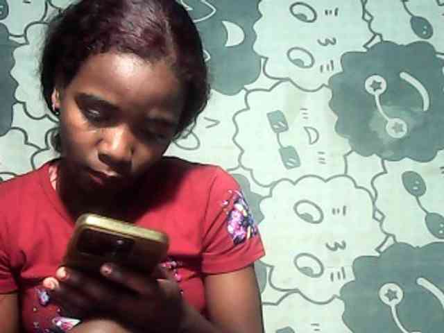 LandiQueen12 webcam