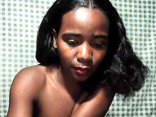 LandiQueen12 webcam