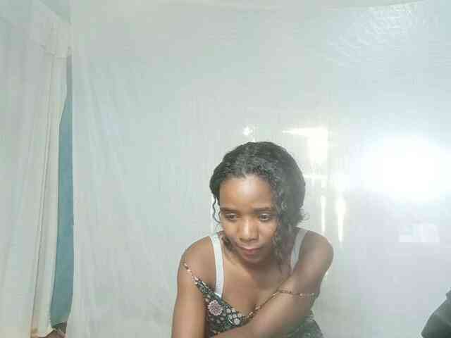 LandiQueen12 webcam