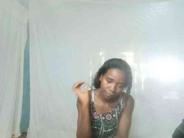 LandiQueen12 webcam