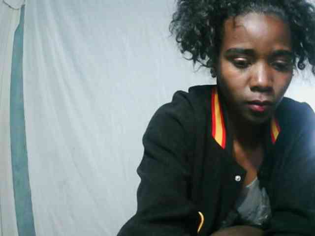 LandiQueen12 webcam