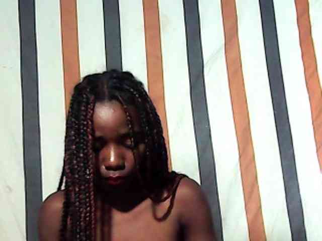 LandiQueen12 webcam
