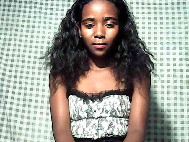 LandiQueen12 webcam