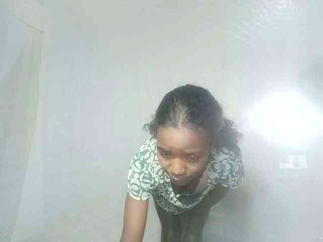 LandiQueen12 webcam