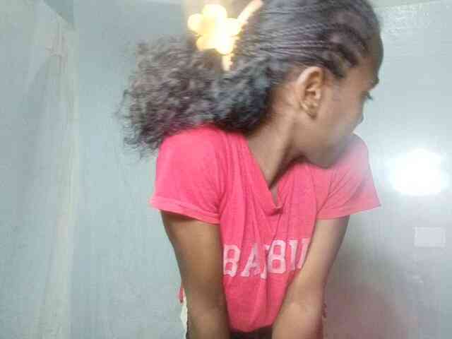 Model: LandiQueen12