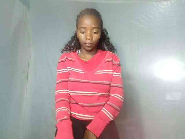 LandiQueen12 webcam