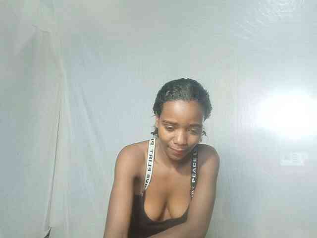 LandiQueen12 webcam