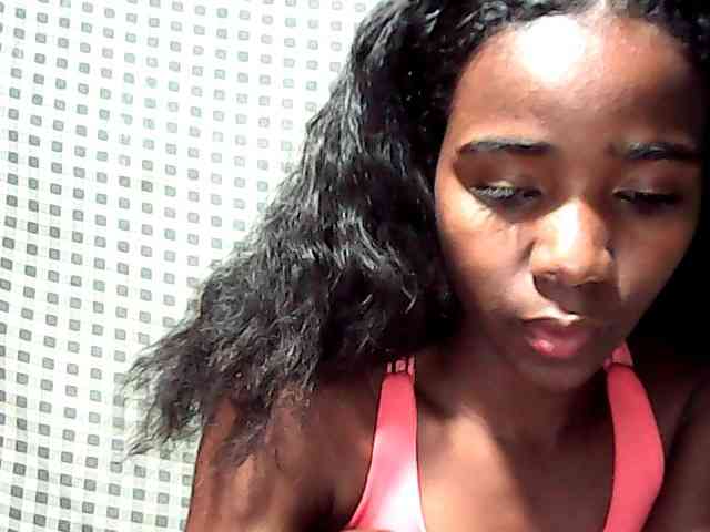 LandiQueen12 webcam