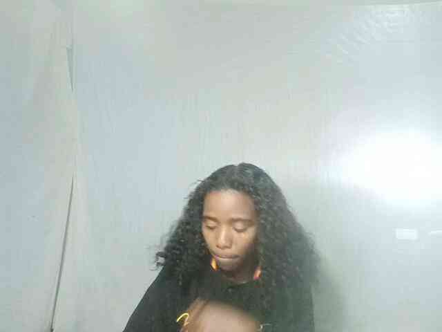 LandiQueen12 webcam