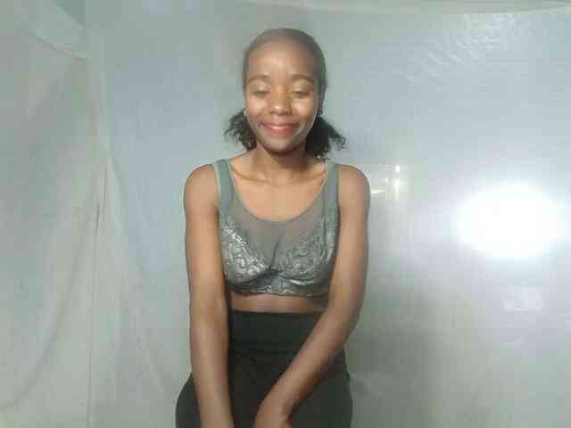 LandiQueen12 webcam