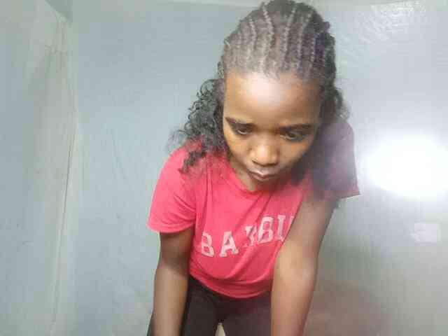 LandiQueen12 webcam