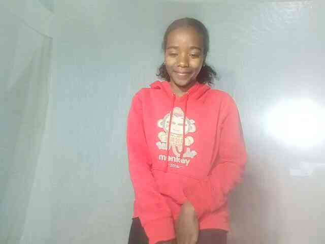 LandiQueen12 webcam