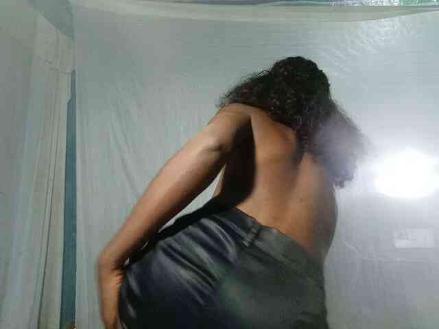 LandiQueen12 webcam