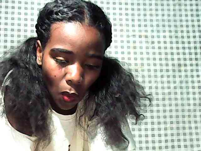 LandiQueen12 webcam