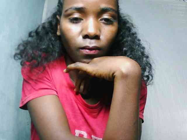 LandiQueen12 webcam