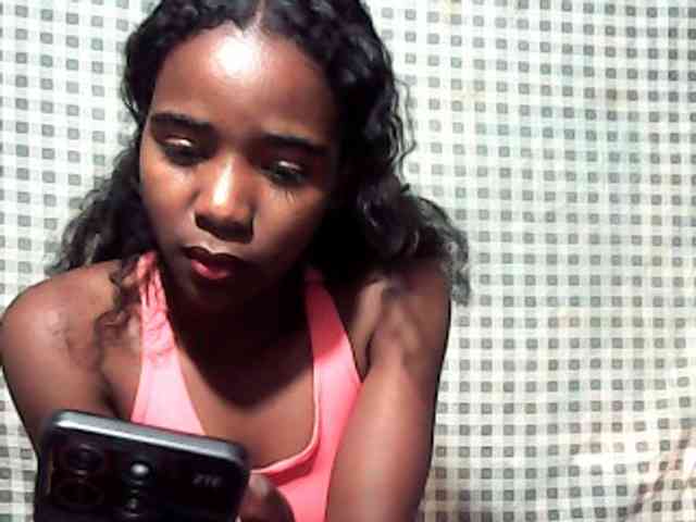 LandiQueen12 webcam