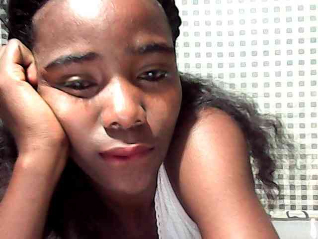 LandiQueen12 webcam