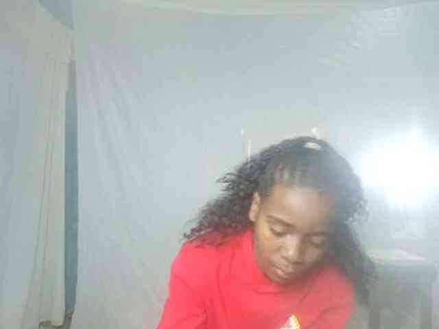 LandiQueen12 webcam