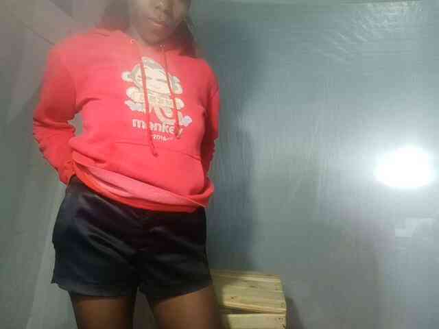 LandiQueen12 webcam