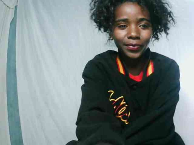 LandiQueen12 webcam